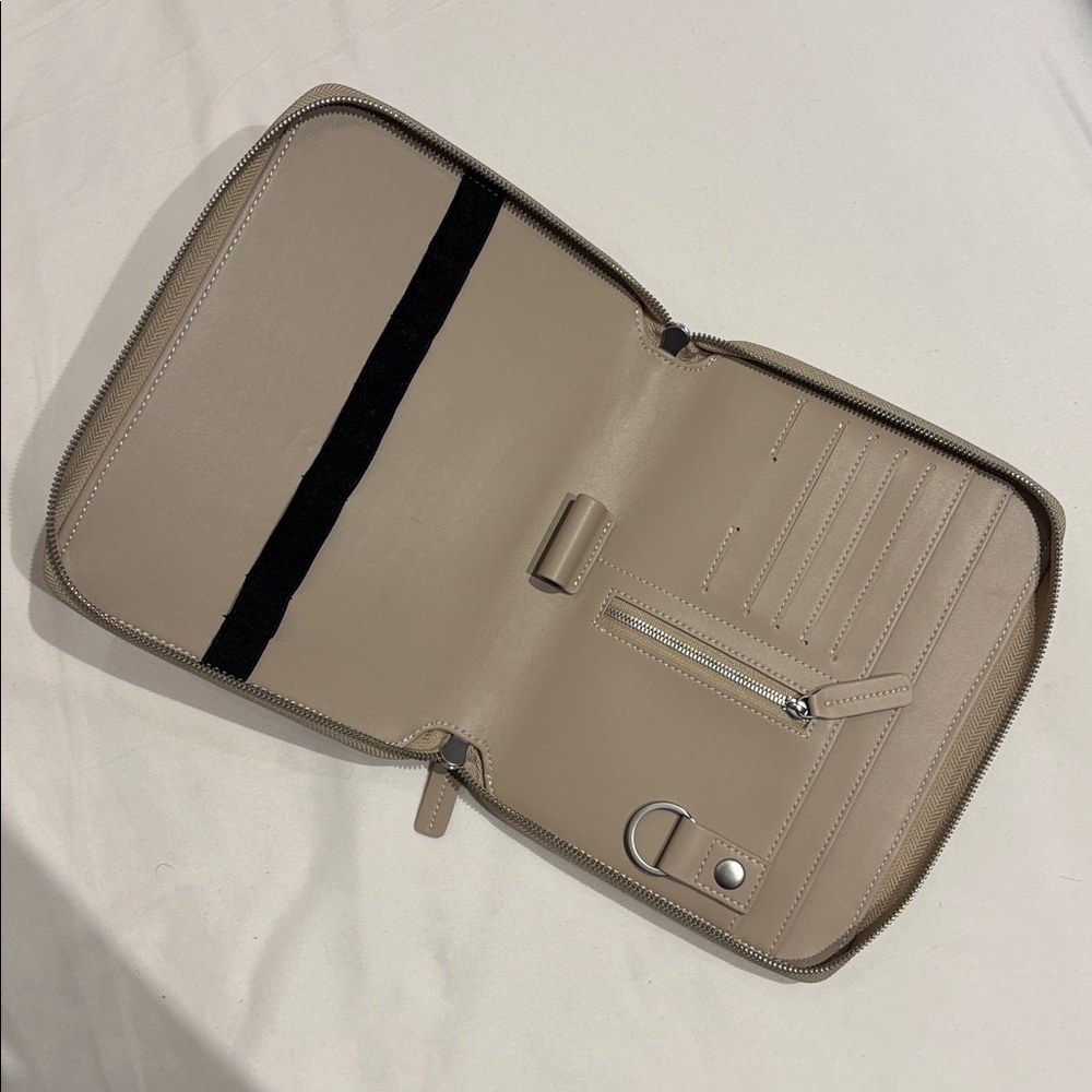 Monos folio - Picture 2 of 3